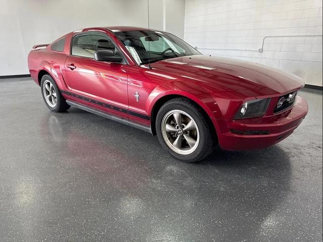 Photo of 2006 Red Ford Mustang