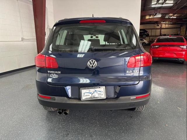 Photo of 2016 Night Blue Metallic Volkswagen Tiguan