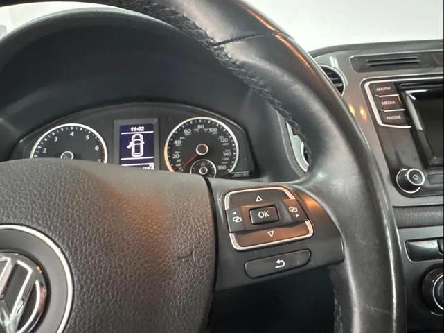 Photo of 2016 Night Blue Metallic Volkswagen Tiguan