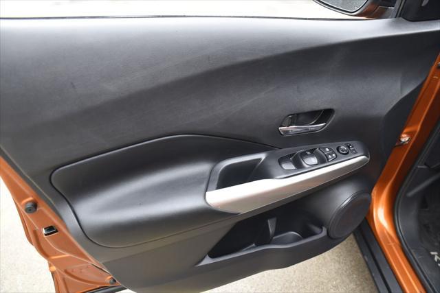 Photo of 2019 Monarch Orange/Super Black Nissan Kicks