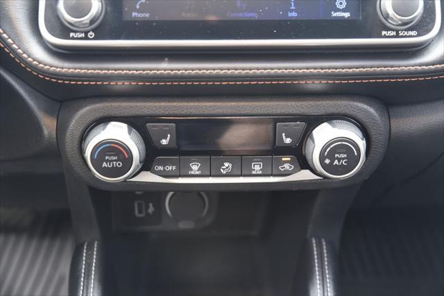 Photo of 2019 Monarch Orange/Super Black Nissan Kicks
