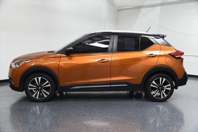 Photo of 2019 Monarch Orange/Super Black Nissan Kicks