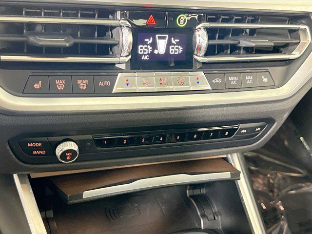 Photo of 2019 Black Sapphire Metallic BMW 330