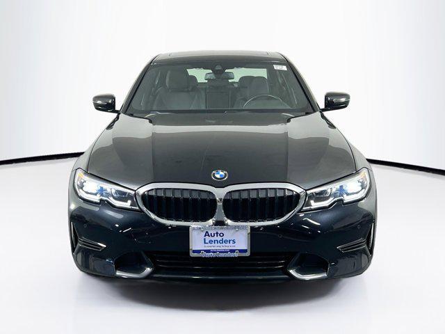 Photo of 2019 Black Sapphire Metallic BMW 330