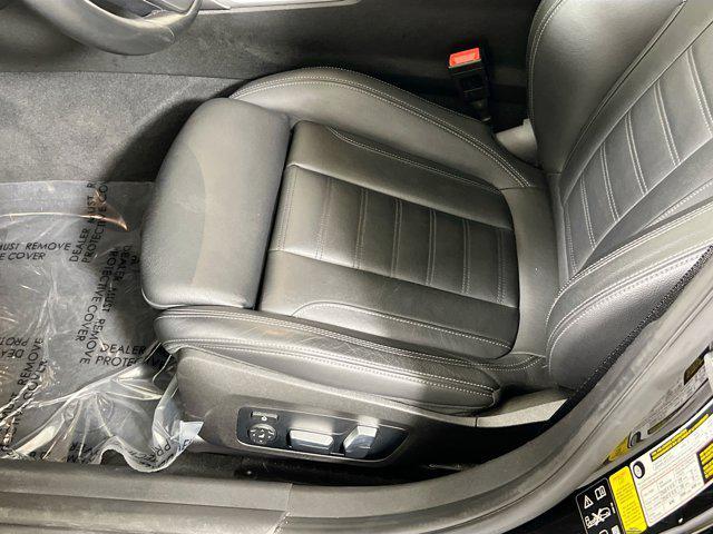 Photo of 2019 Black Sapphire Metallic BMW 330