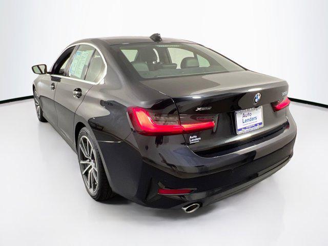 Photo of 2019 Black Sapphire Metallic BMW 330