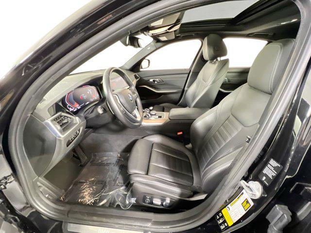 Photo of 2019 Black Sapphire Metallic BMW 330