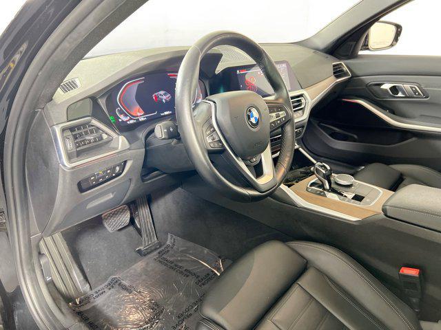Photo of 2019 Black Sapphire Metallic BMW 330