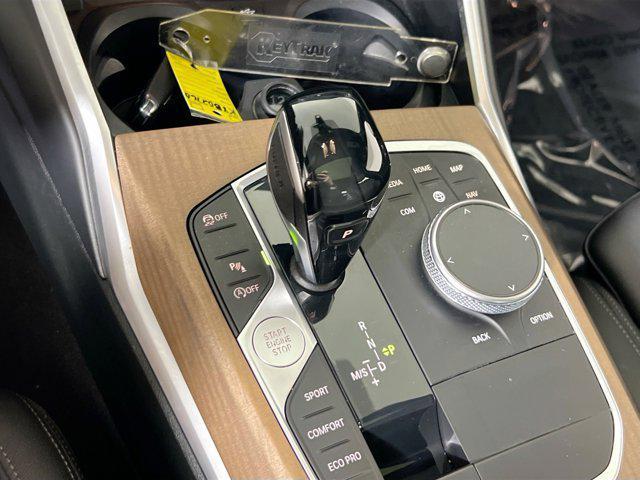 Photo of 2019 Black Sapphire Metallic BMW 330
