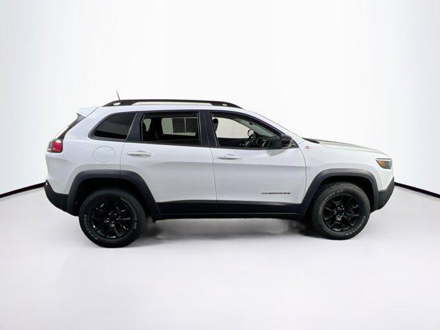 Photo of 2022 Bright White Clearcoat Jeep Cherokee