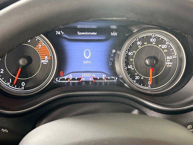 Photo of 2022 Bright White Clearcoat Jeep Cherokee