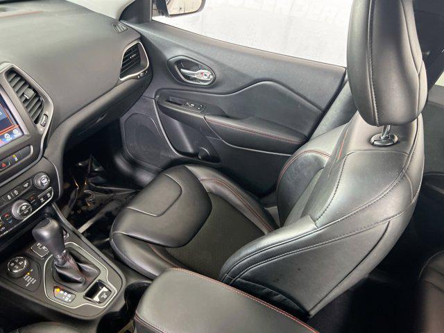 Photo of 2022 Bright White Clearcoat Jeep Cherokee
