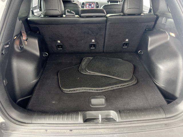 Photo of 2022 Bright White Clearcoat Jeep Cherokee