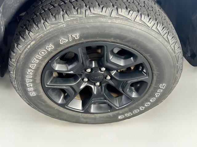 Photo of 2022 Bright White Clearcoat Jeep Cherokee