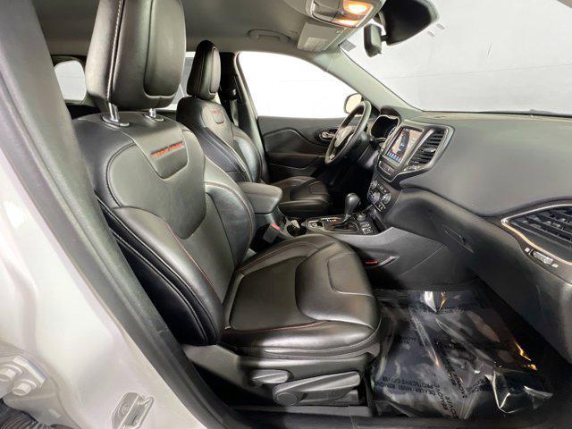 Photo of 2022 Bright White Clearcoat Jeep Cherokee