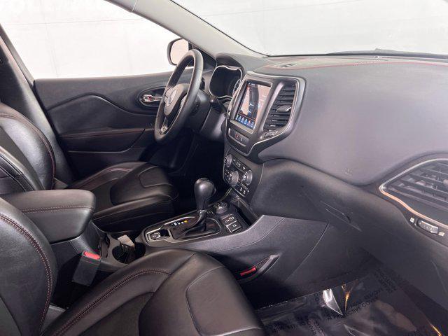 Photo of 2022 Bright White Clearcoat Jeep Cherokee