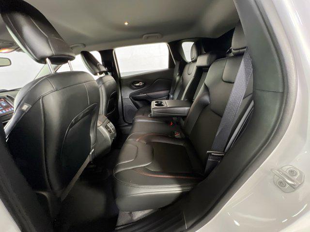 Photo of 2022 Bright White Clearcoat Jeep Cherokee