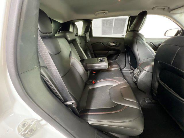 Photo of 2022 Bright White Clearcoat Jeep Cherokee