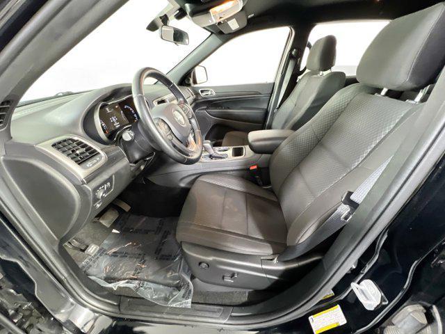 Photo of 2021 Diamond Black Crystal Pearlcoat Jeep Grand Cherokee