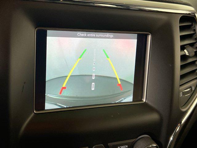Photo of 2021 Diamond Black Crystal Pearlcoat Jeep Grand Cherokee