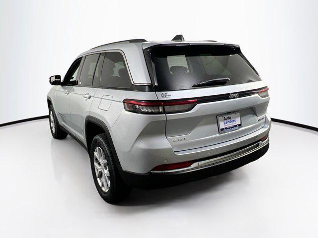 Photo of 2022 Silver Zynith Jeep Grand Cherokee