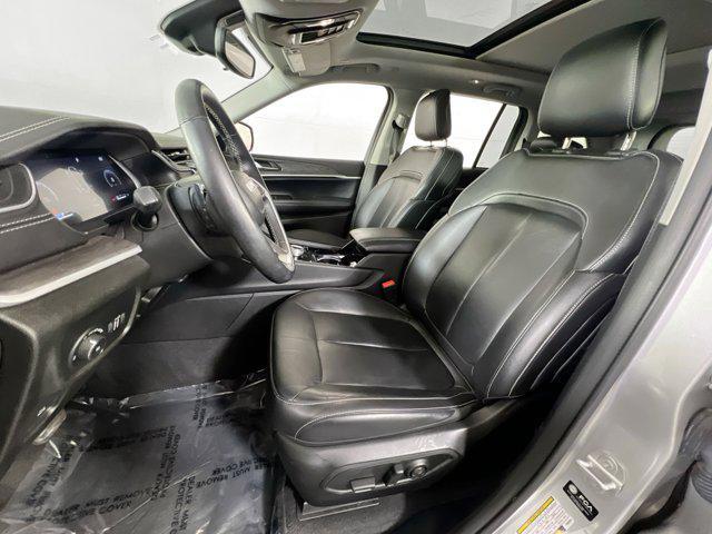 Photo of 2022 Silver Zynith Jeep Grand Cherokee