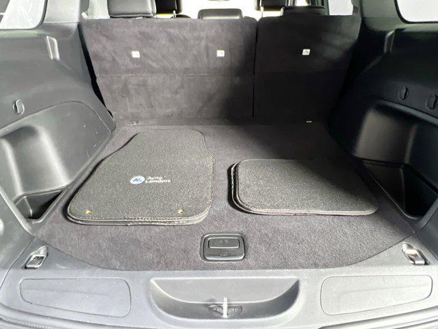 Photo of 2021 Diamond Black Crystal Pearlcoat Jeep Grand Cherokee