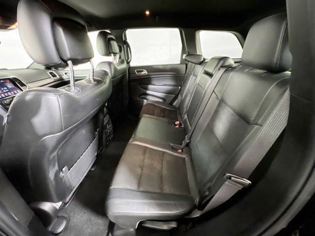Photo of 2021 Diamond Black Crystal Pearlcoat Jeep Grand Cherokee