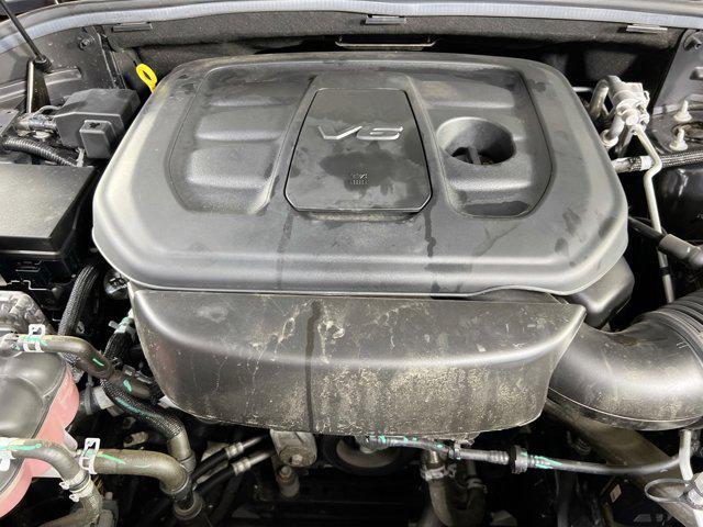 Photo of 2021 Diamond Black Crystal Pearlcoat Jeep Grand Cherokee