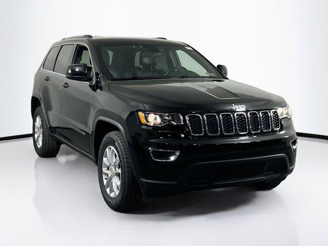 Photo of 2021 Diamond Black Crystal Pearlcoat Jeep Grand Cherokee