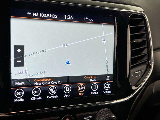 Photo of 2021 Diamond Black Crystal Pearlcoat Jeep Grand Cherokee