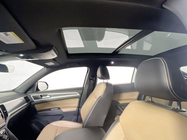 Photo of 2022 Tourmaline Blue Metallic Volkswagen Atlas Cross Sport