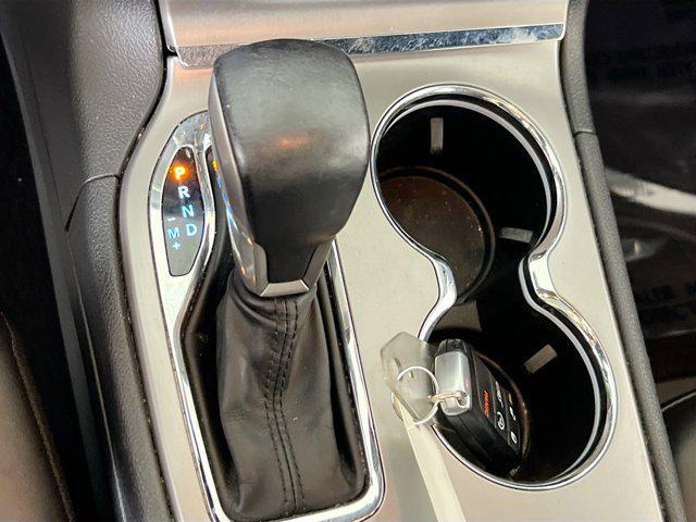 Photo of 2022 Bright White Clearcoat Jeep Grand Cherokee