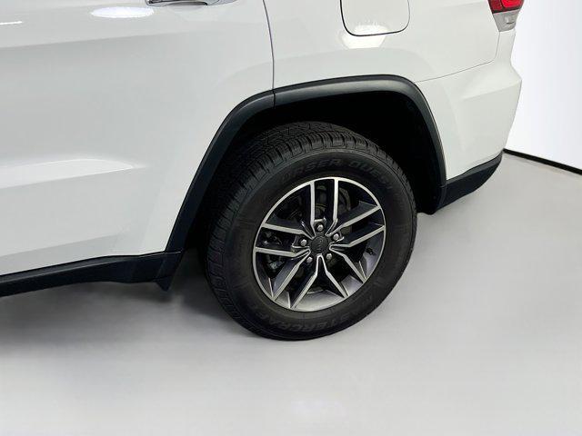 Photo of 2022 Bright White Clearcoat Jeep Grand Cherokee