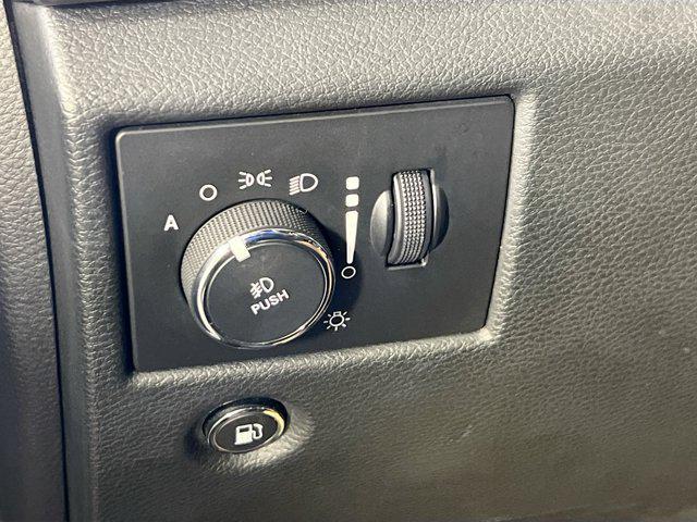 Photo of 2022 Bright White Clearcoat Jeep Grand Cherokee