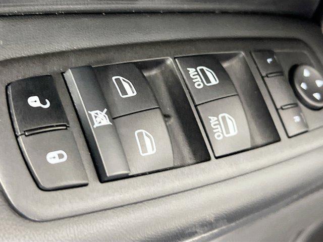 Photo of 2022 Bright White Clearcoat Jeep Grand Cherokee