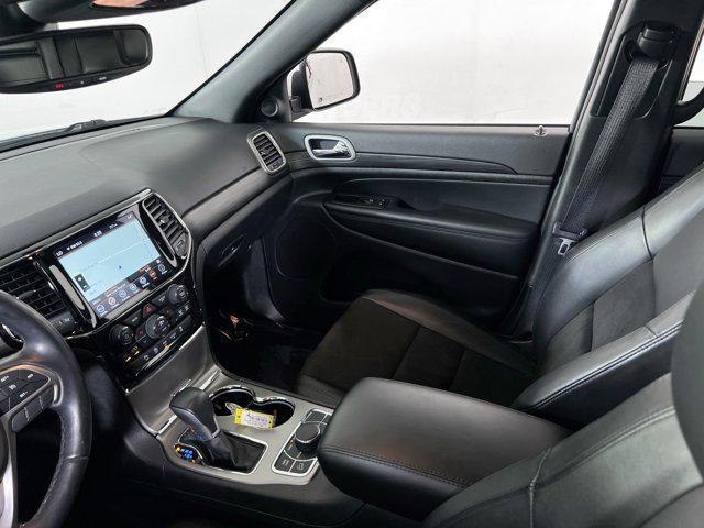 Photo of 2022 Bright White Clearcoat Jeep Grand Cherokee