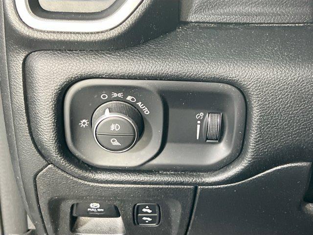 Photo of 2022 Diamond Black Crystal Pearlcoat RAM 1500