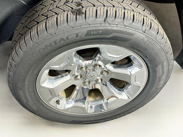 Photo of 2022 Diamond Black Crystal Pearlcoat RAM 1500