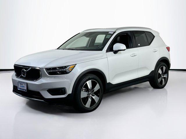 2022 Volvo XC40