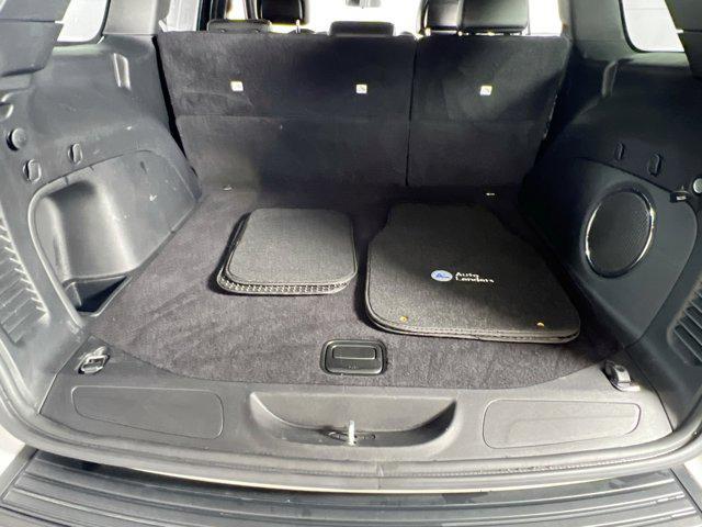Photo of 2021 Bright White Clearcoat Jeep Grand Cherokee
