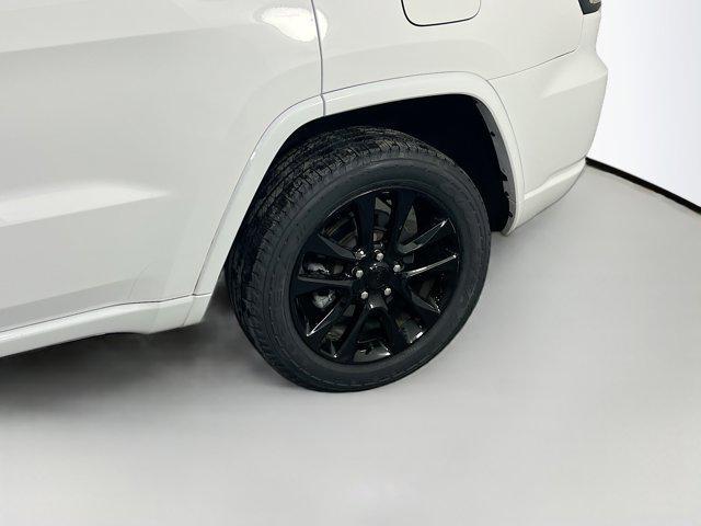 Photo of 2021 Bright White Clearcoat Jeep Grand Cherokee