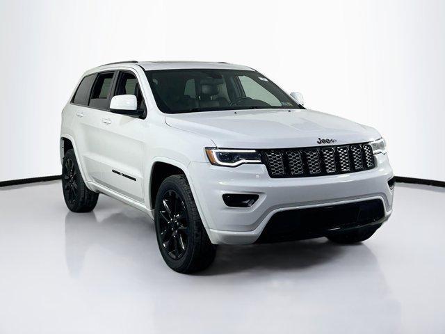 Photo of 2021 Bright White Clearcoat Jeep Grand Cherokee