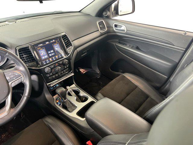 Photo of 2021 Bright White Clearcoat Jeep Grand Cherokee