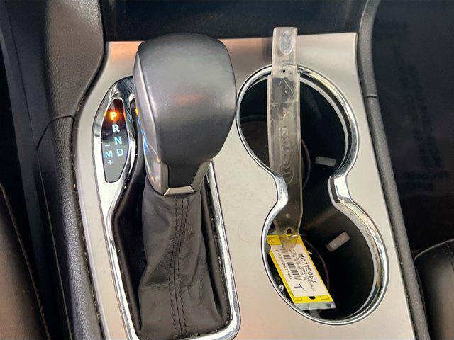 Photo of 2021 Bright White Clearcoat Jeep Grand Cherokee