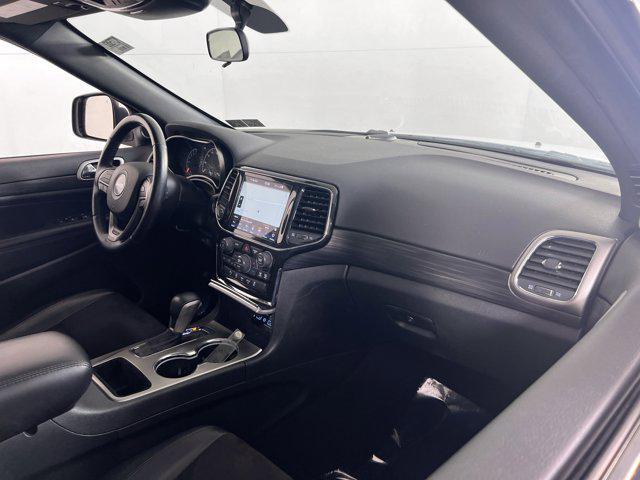 Photo of 2021 Bright White Clearcoat Jeep Grand Cherokee