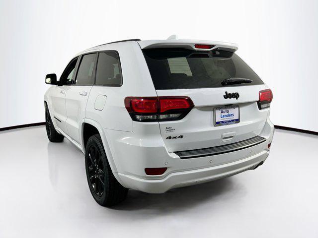 Photo of 2022 Bright White Clearcoat Jeep Grand Cherokee