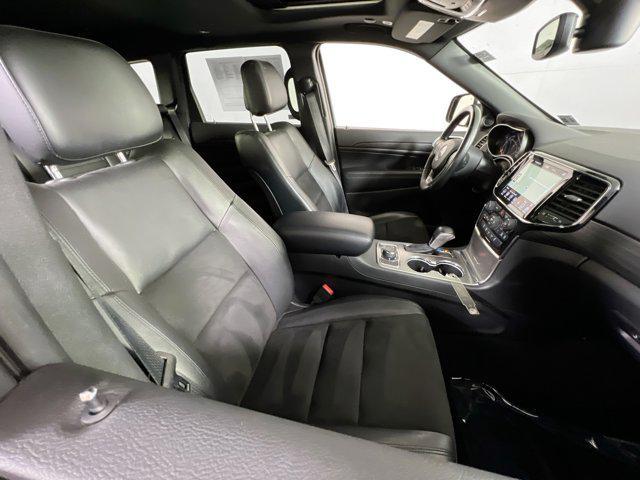 Photo of 2022 Bright White Clearcoat Jeep Grand Cherokee