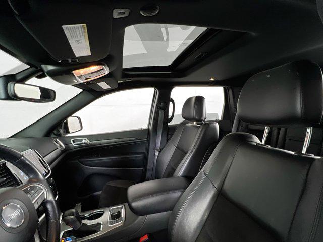 Photo of 2022 Bright White Clearcoat Jeep Grand Cherokee