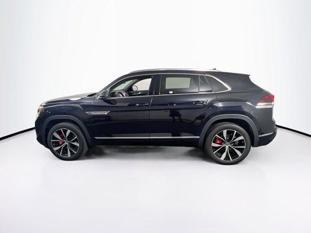 Photo of 2024 Deep Black Pearl Volkswagen Atlas Cross Sport